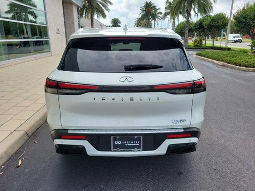 Majestic White 2023 INFINITI QX60 Luxe