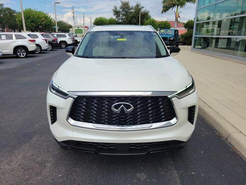 Majestic White 2023 INFINITI QX60 Luxe