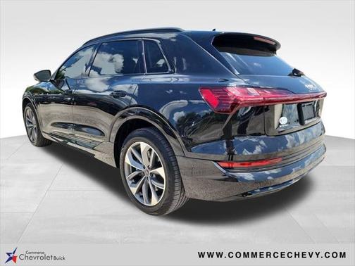 2021 Audi e-tron Premium Plus