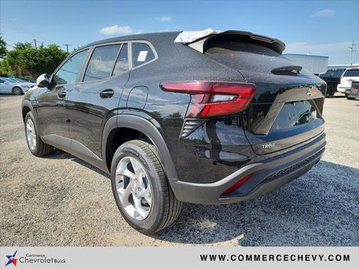2025 Chevrolet Trax LS