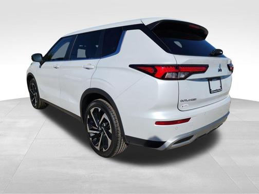 2024 Mitsubishi Outlander SE Black Edition w/Pano Roof S-AWC