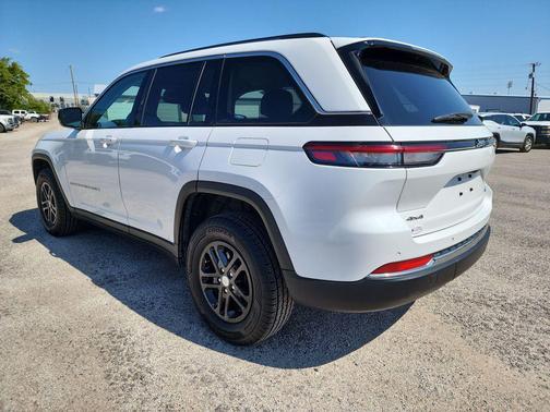 2023 Jeep Grand Cherokee Laredo
