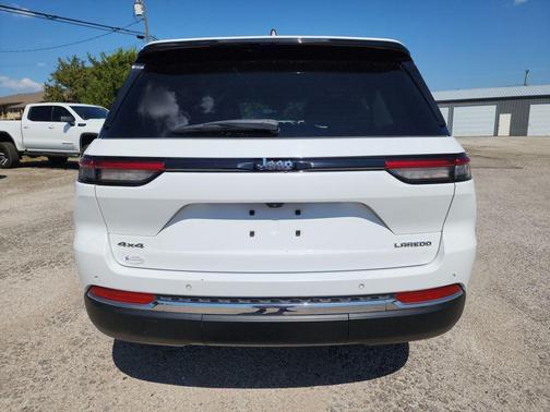 2023 Jeep Grand Cherokee Laredo