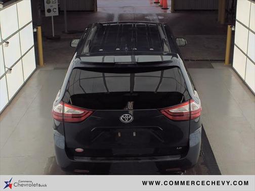 2019 Toyota Sienna LE
