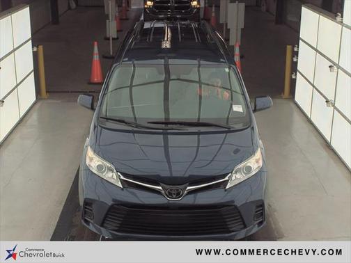 2019 Toyota Sienna LE