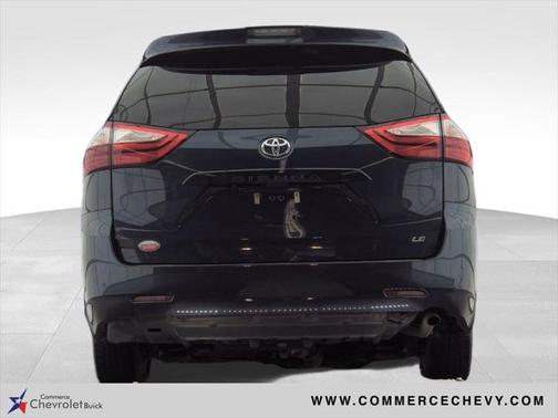 2019 Toyota Sienna LE