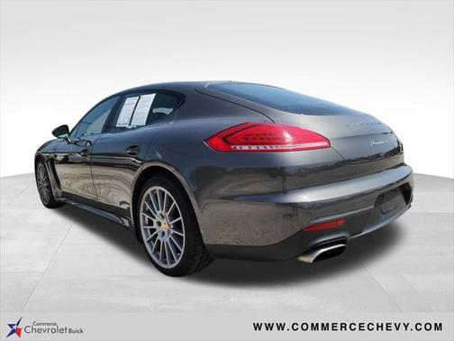 2016 Porsche Panamera Edition