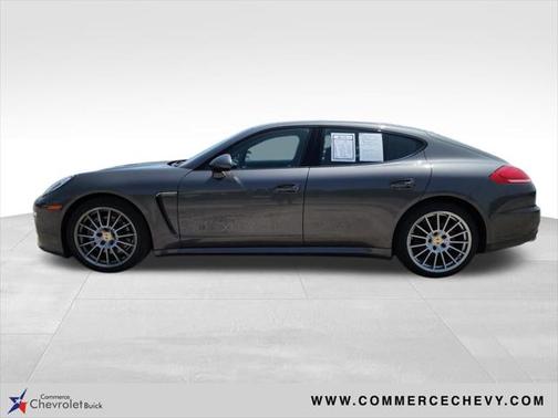2016 Porsche Panamera Edition