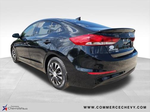 2018 Hyundai ELANTRA SE
