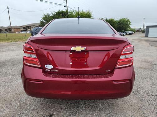 2020 Chevrolet Sonic FWD Sedan LT