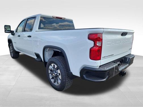 2026 Chevrolet Silverado 2500 Custom