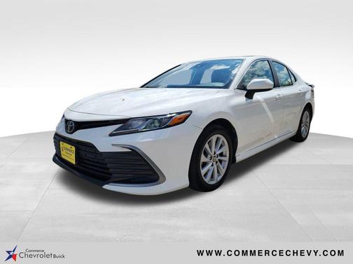 2022 Toyota Camry LE