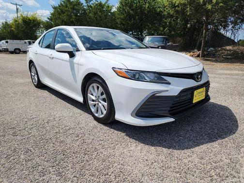 2022 Toyota Camry LE