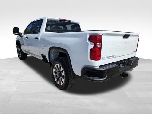 2026 Chevrolet Silverado 2500 Custom