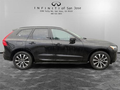 2023 Volvo XC60 B5 Plus Dark Theme