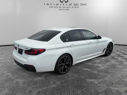 2022 BMW 530 i