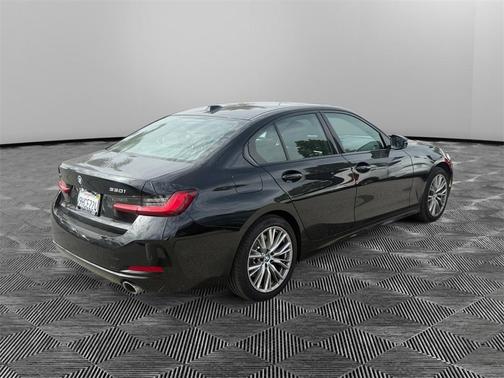 2023 BMW 330 i xDrive