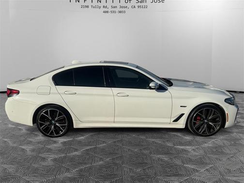 2022 BMW 530e 530e