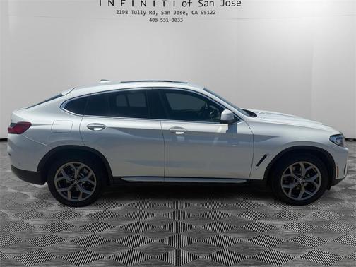 2023 BMW X4 xDrive30i