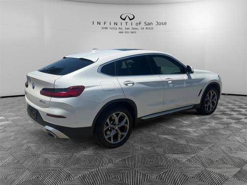 2023 BMW X4 xDrive30i