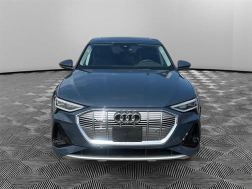 2022 Audi e-tron S line Premium