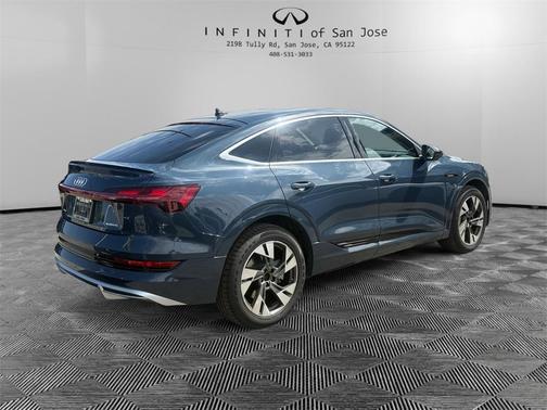 2022 Audi e-tron S line Premium