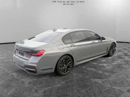 2022 BMW 740 i