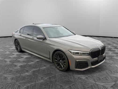 2022 BMW 740 i