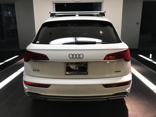 Photo 5 of 30 of 2021 Audi Q5 40 Premium Plus
