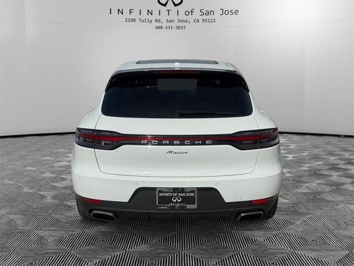 2021 Porsche Macan Base