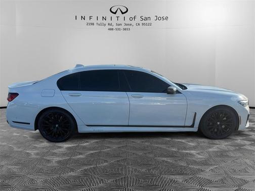 2022 BMW 740 i