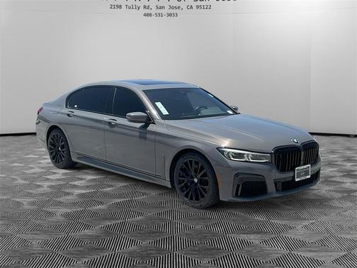 2022 BMW 740 i