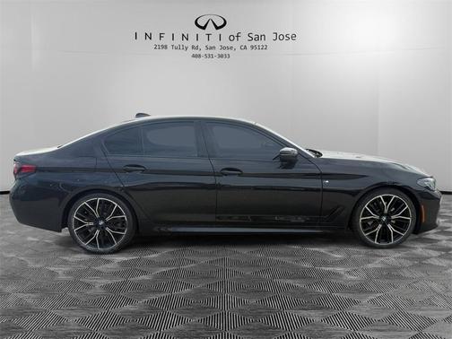 2022 BMW 530 i