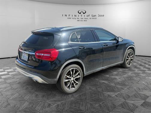 2017 Mercedes-Benz GLA 250 Base 4MATIC