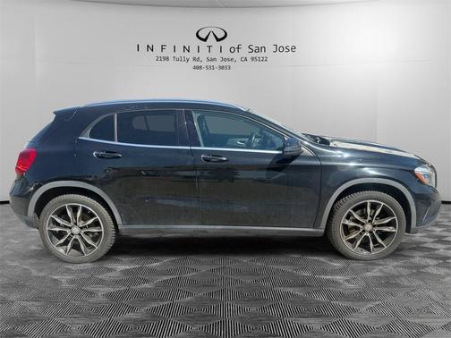 2017 Mercedes-Benz GLA 250 Base 4MATIC