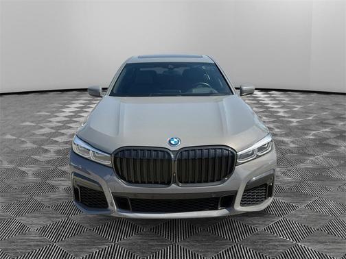 2022 BMW 745e xDrive