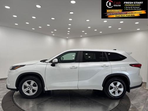 2023 Toyota Highlander L