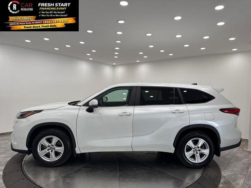 2023 Toyota Highlander L