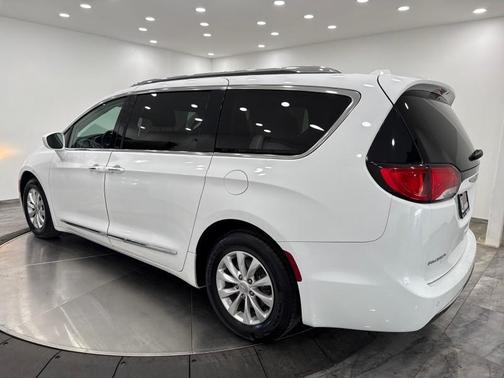 2018 Chrysler Pacifica Touring-L
