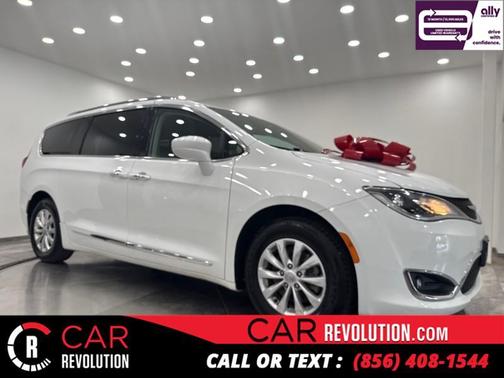 2018 Chrysler Pacifica Touring-L