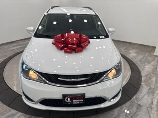 2018 Chrysler Pacifica Touring-L