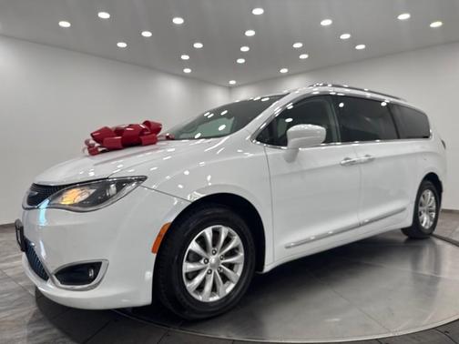 2018 Chrysler Pacifica Touring-L
