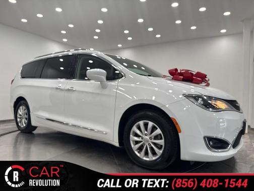 2018 Chrysler Pacifica Touring-L