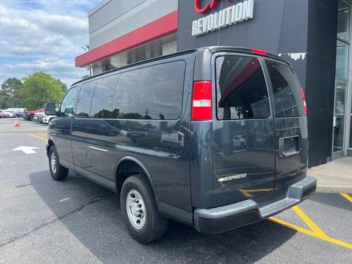2017 Chevrolet Express 2500 LS