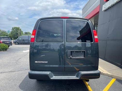 2017 Chevrolet Express 2500 LS