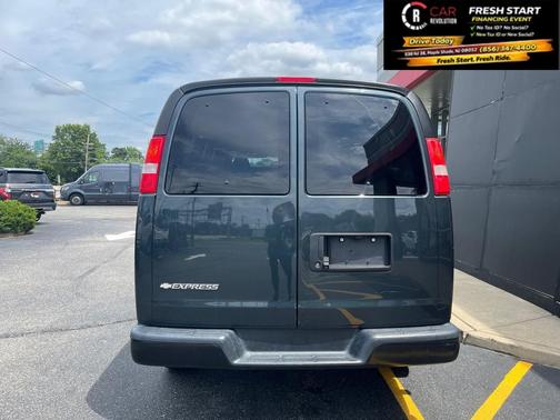 2017 Chevrolet Express 2500 LS