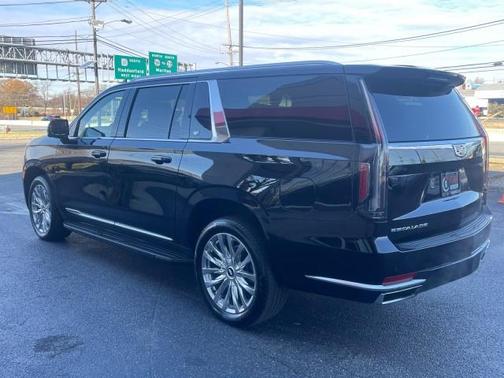 2023 Cadillac Escalade ESV Premium Luxury