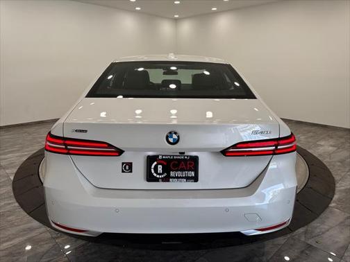 2025 BMW 540 i xDrive