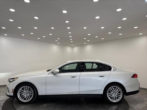 2025 BMW 540 i xDrive