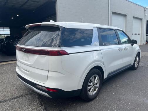 2022 Kia Carnival LXS